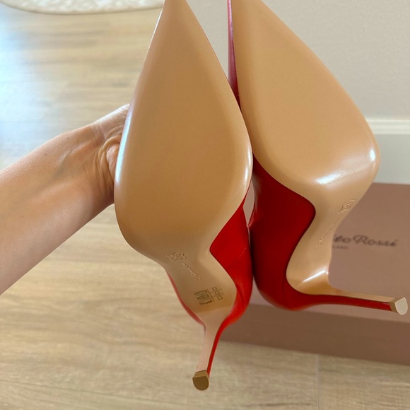 Gianvito Rossi Red
105mm Gianvito leather pumps ,Size 9 (39),105MM - Picture 7 of 8